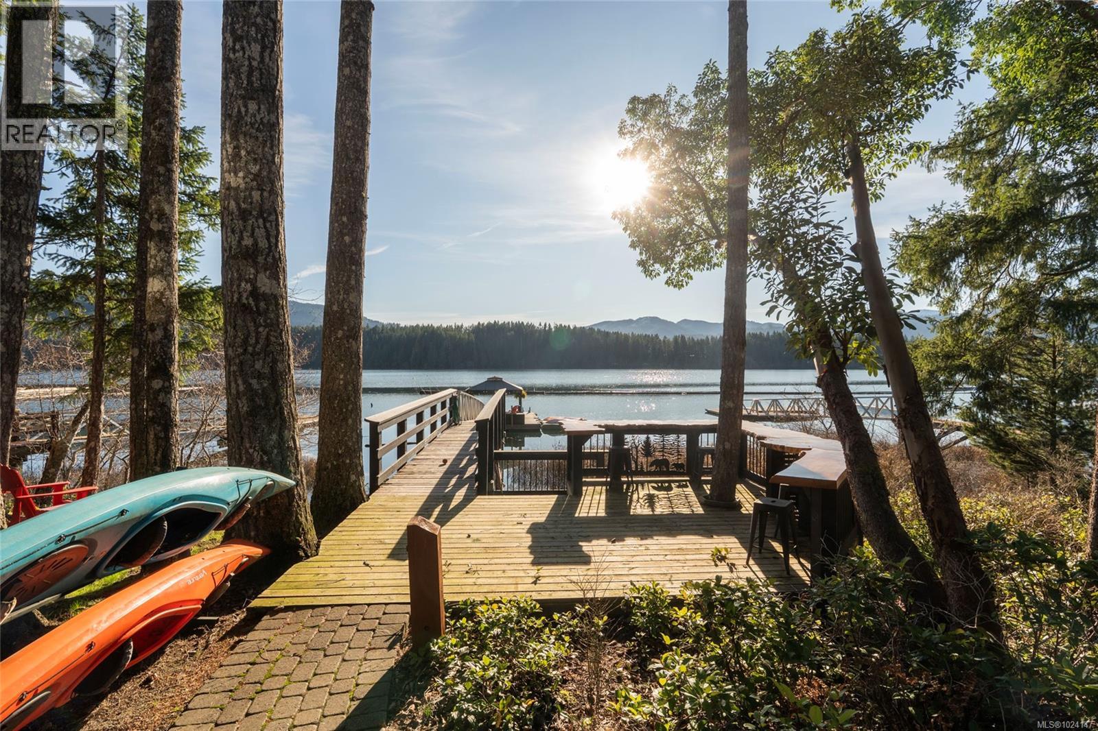 7342 Lakefront Pl, Lake Cowichan