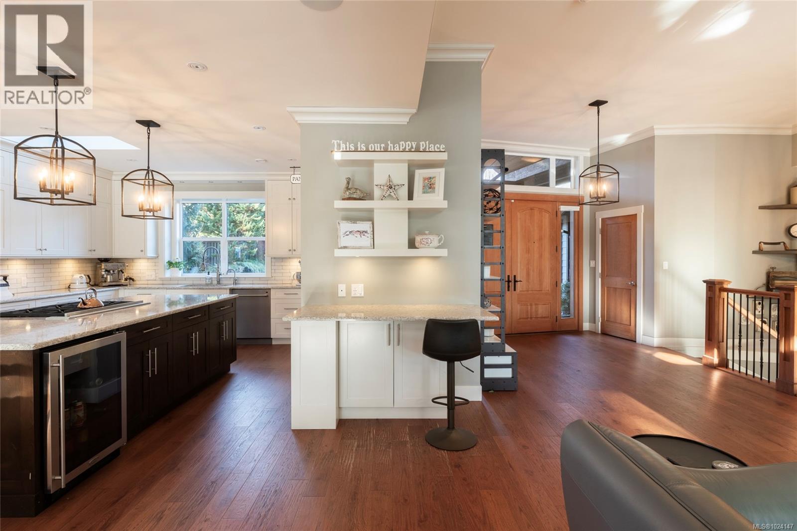 7342 Lakefront Pl, Lake Cowichan