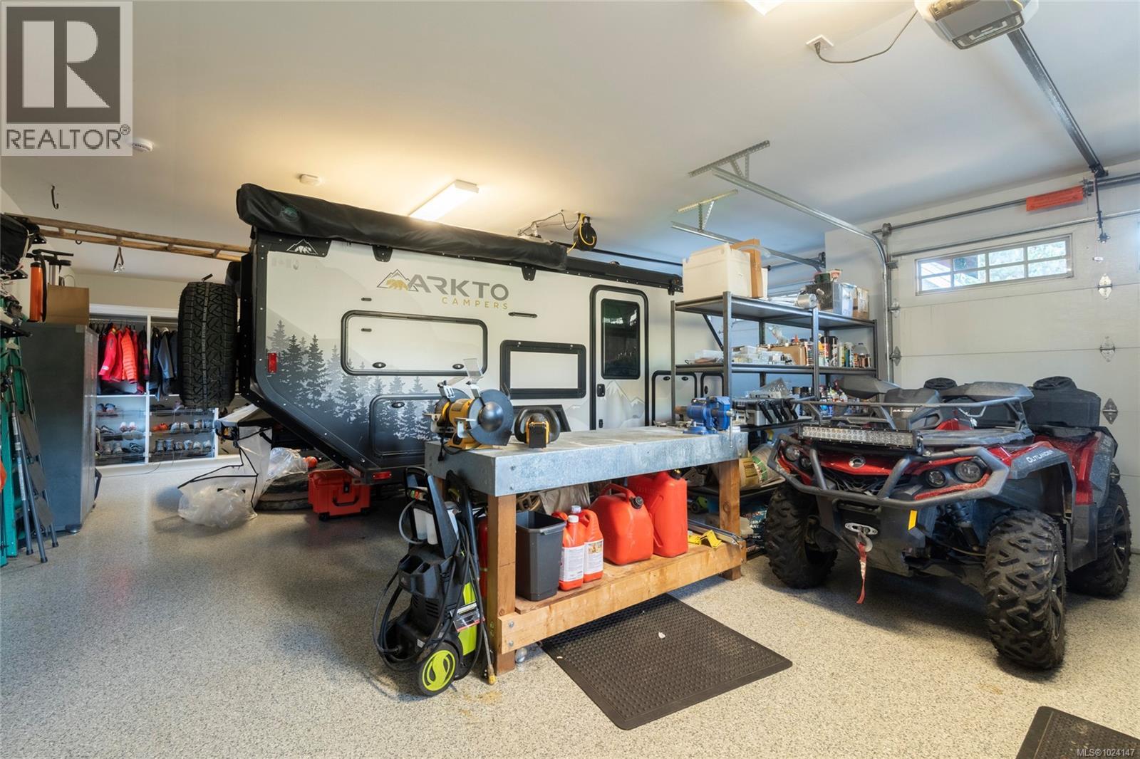 7342 Lakefront Pl, Lake Cowichan