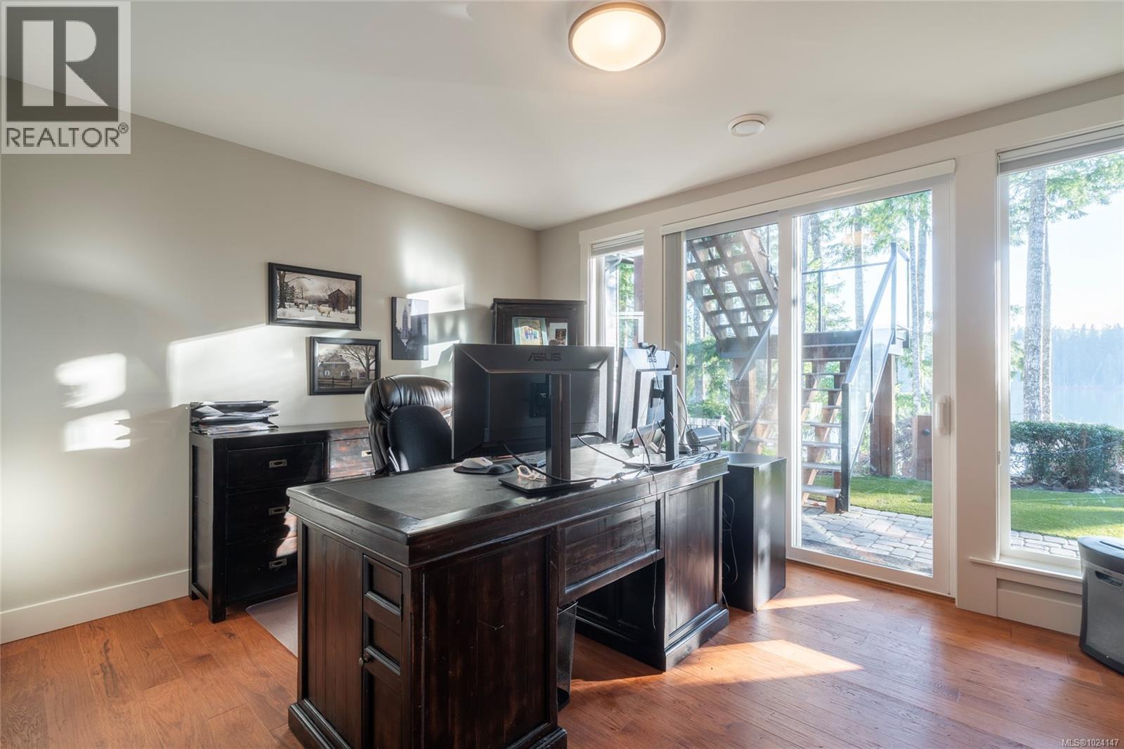 7342 Lakefront Pl, Lake Cowichan