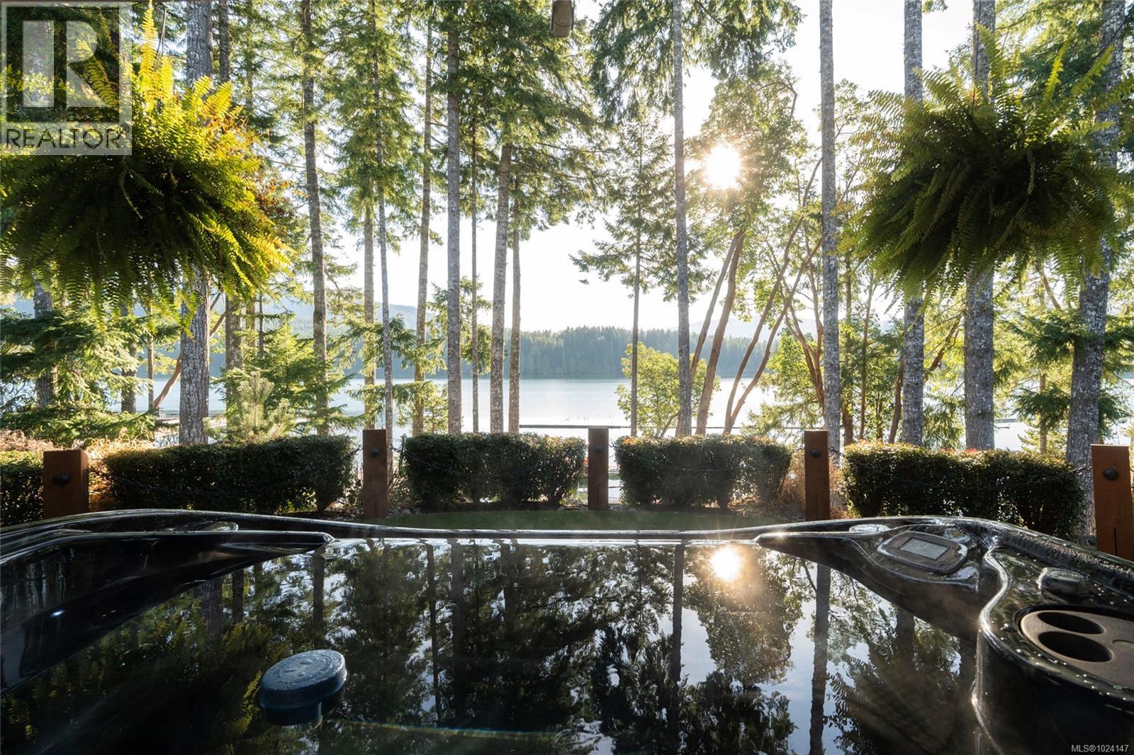 7342 Lakefront Pl, Lake Cowichan