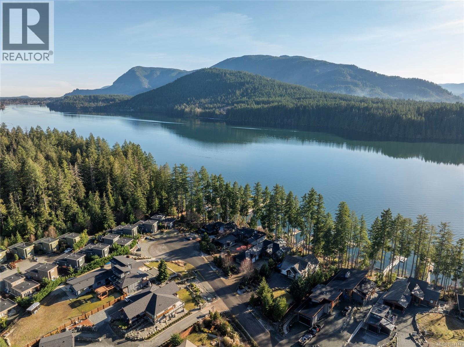 7342 Lakefront Pl, Lake Cowichan