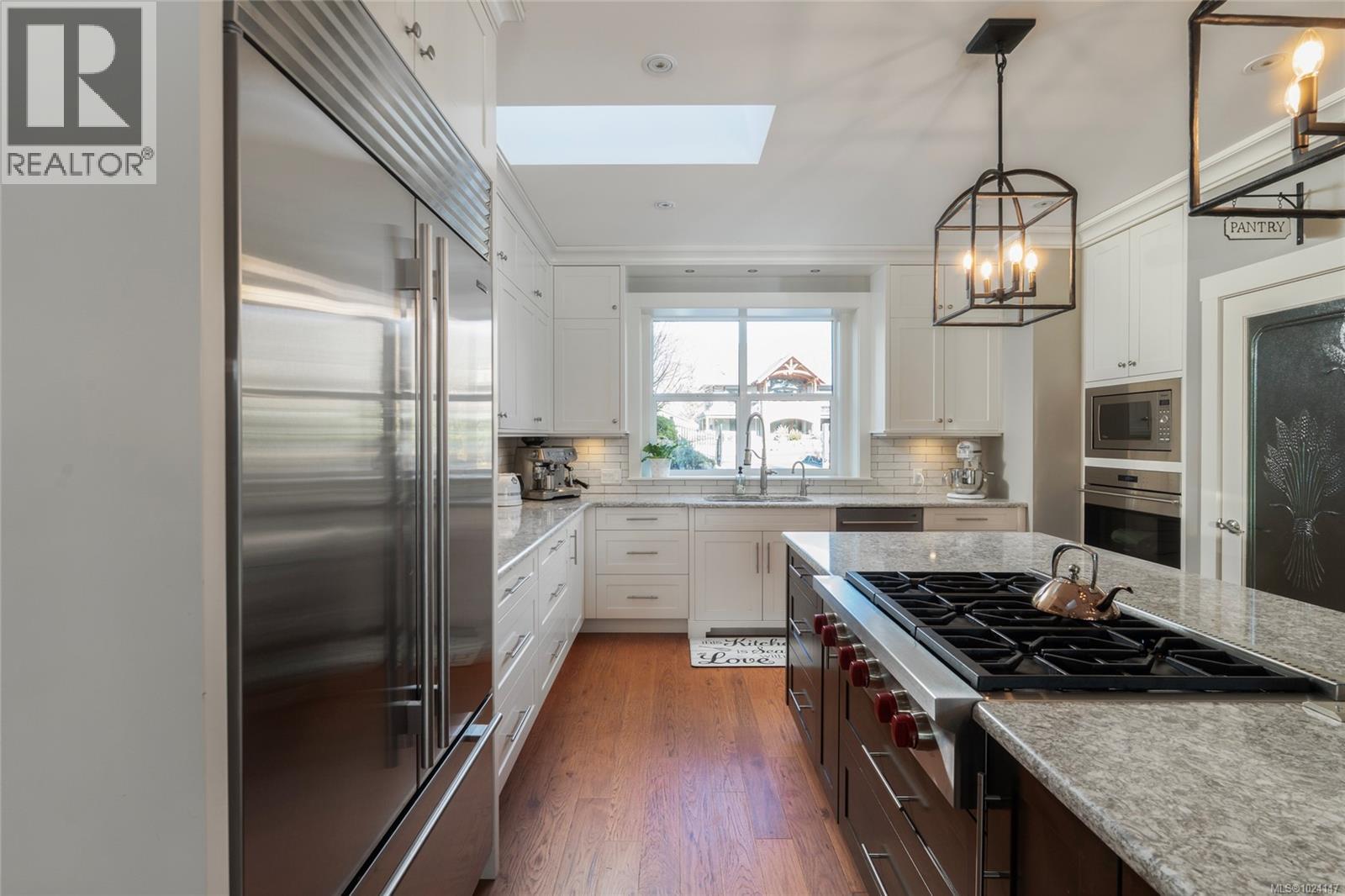 7342 Lakefront Pl, Lake Cowichan