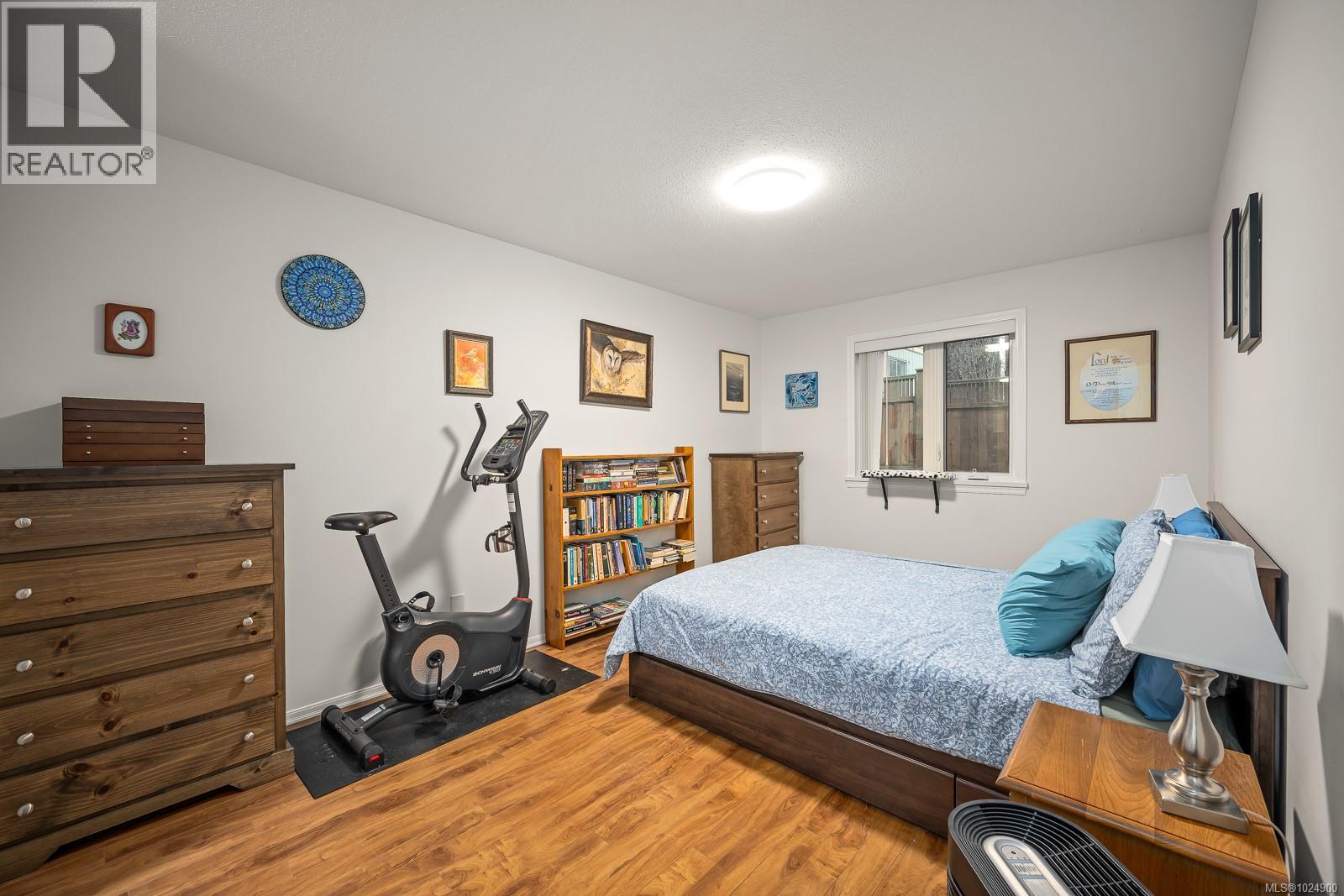 #104 1970 COMOX AVE - 21