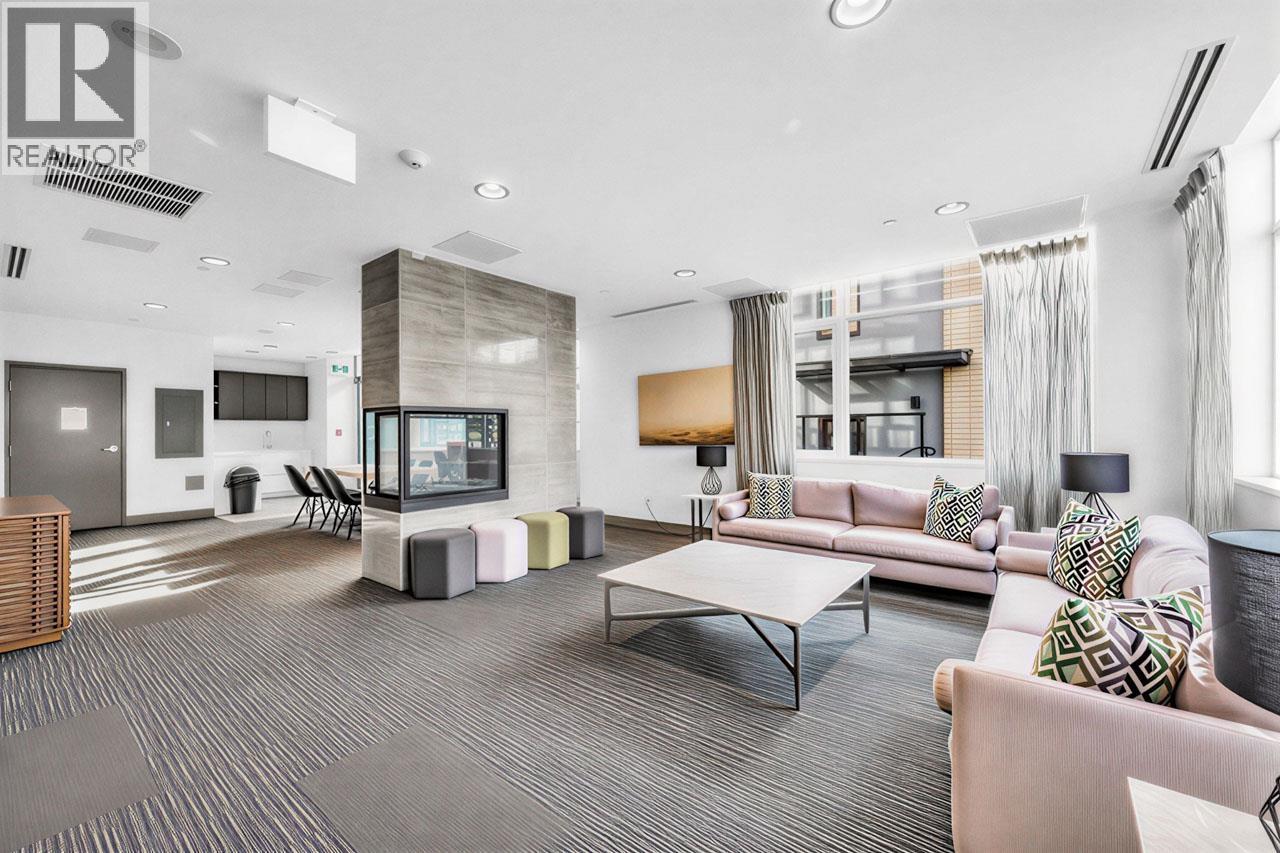 905 188 AGNES Street - photo 2