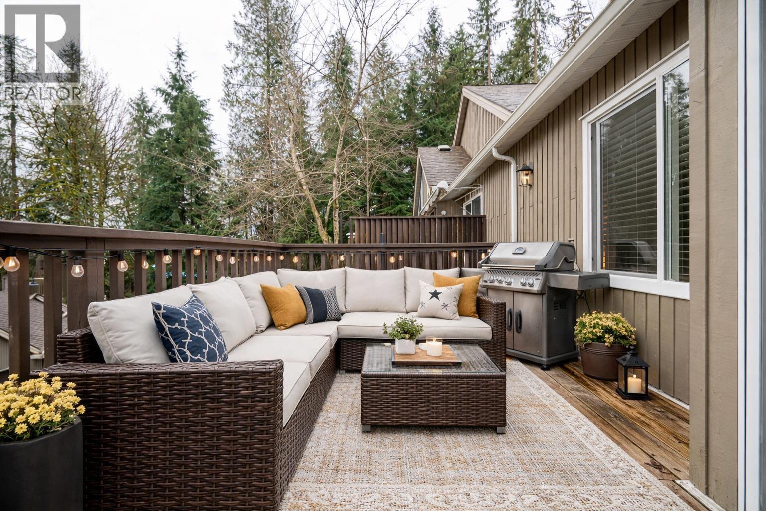 22 4055 INDIAN RIVER DRIVE, North Vancouver