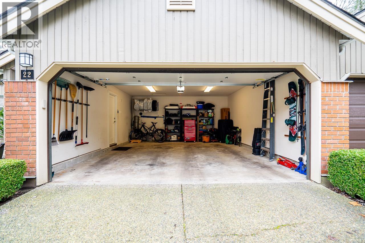 22 4055 INDIAN RIVER DRIVE, North Vancouver