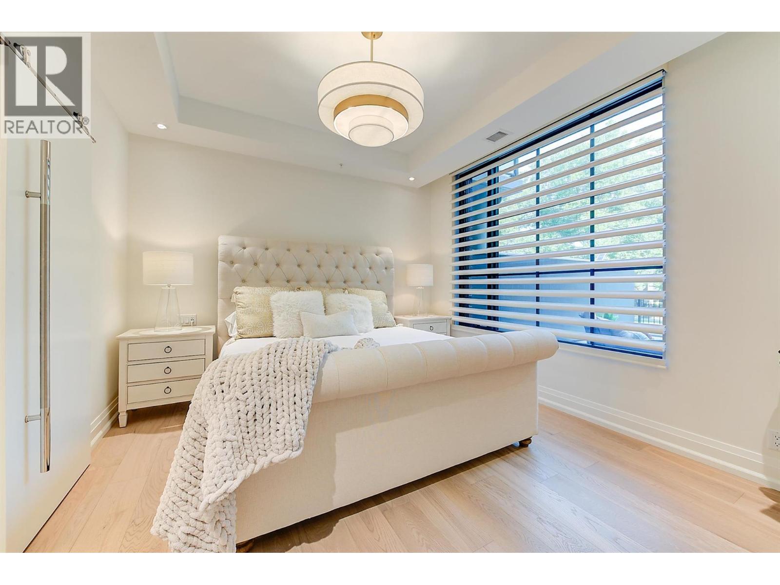 102 450 Groves Avenue, Kelowna