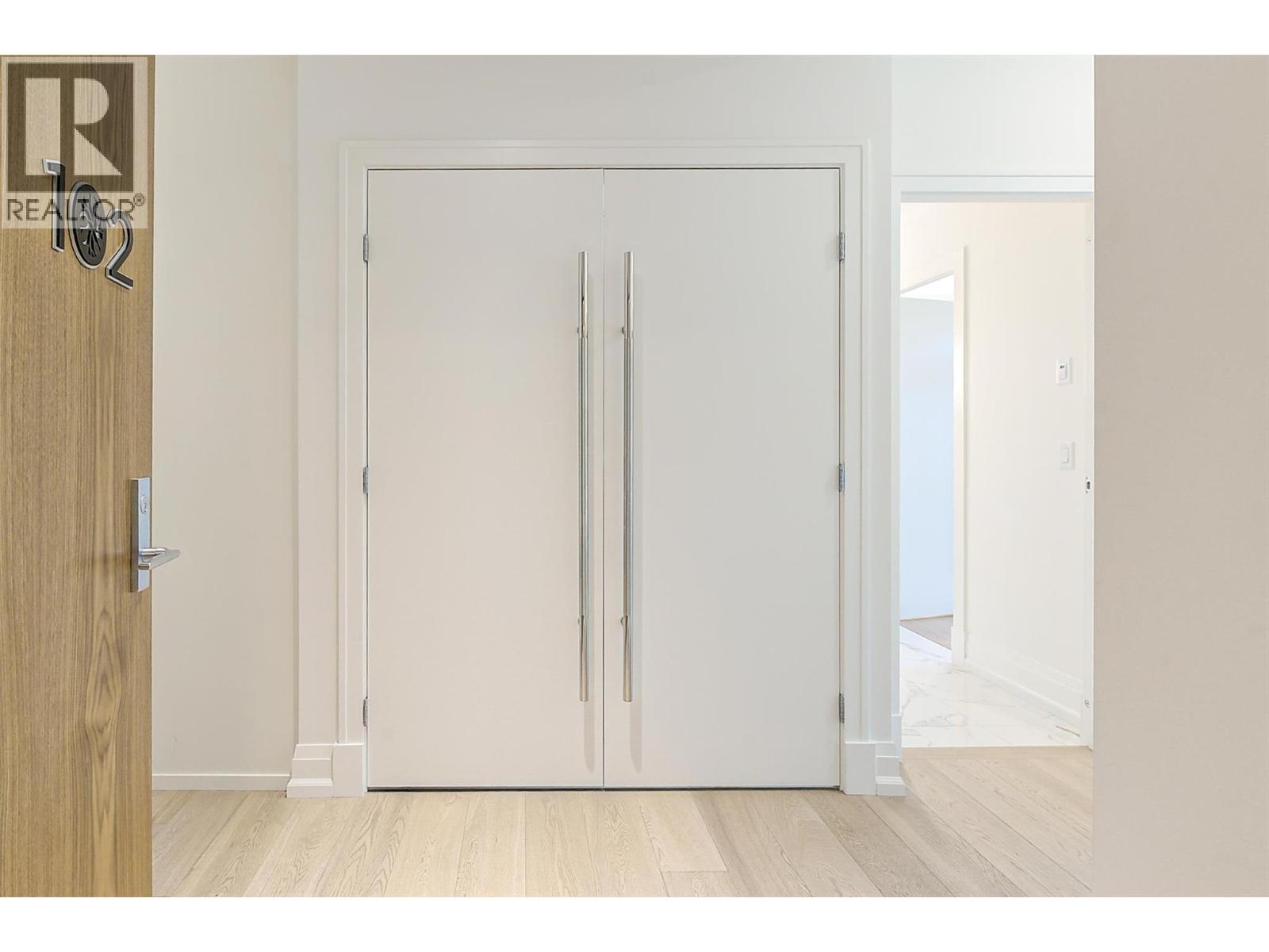 102 450 Groves Avenue, Kelowna