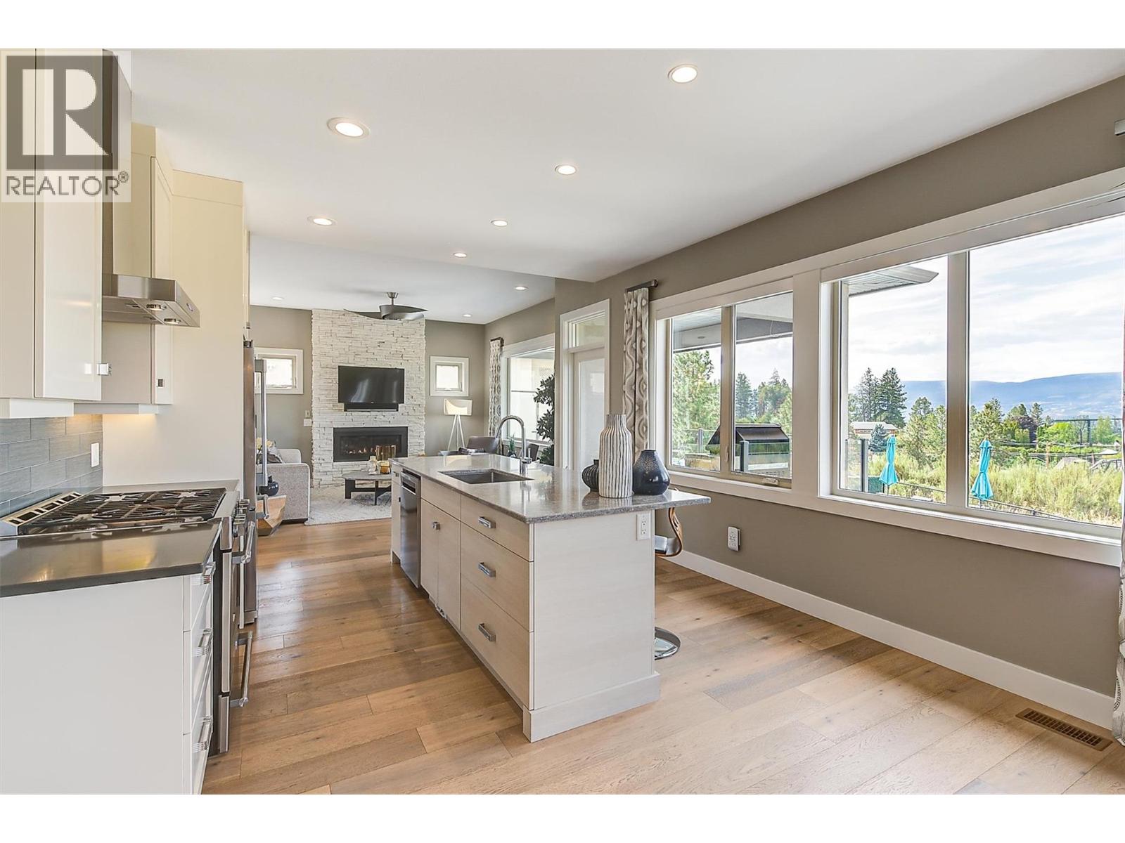 6 514 Quartz Crescent, Kelowna