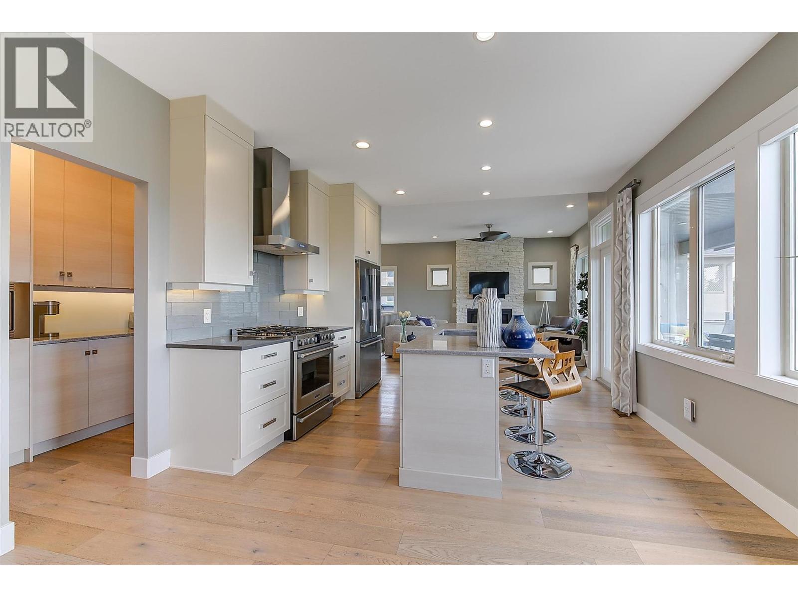 6 514 Quartz Crescent, Kelowna