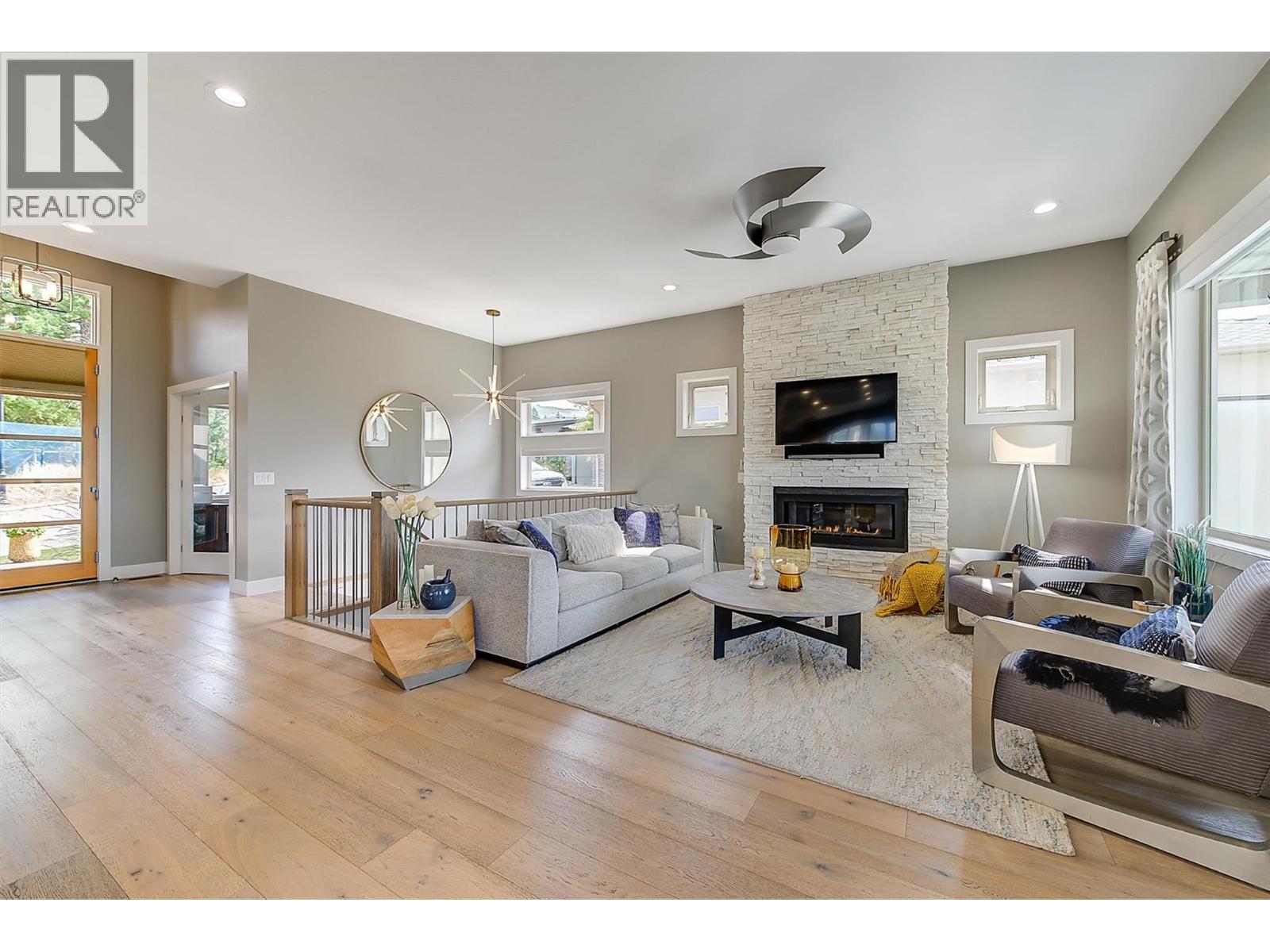 6 514 Quartz Crescent, Kelowna