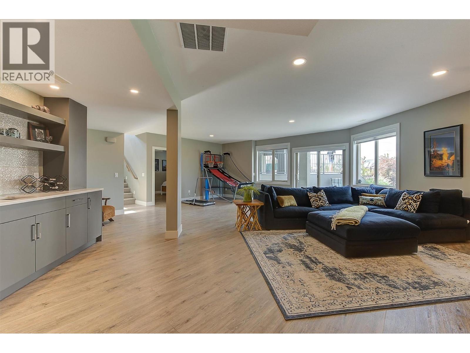 6 514 Quartz Crescent, Kelowna