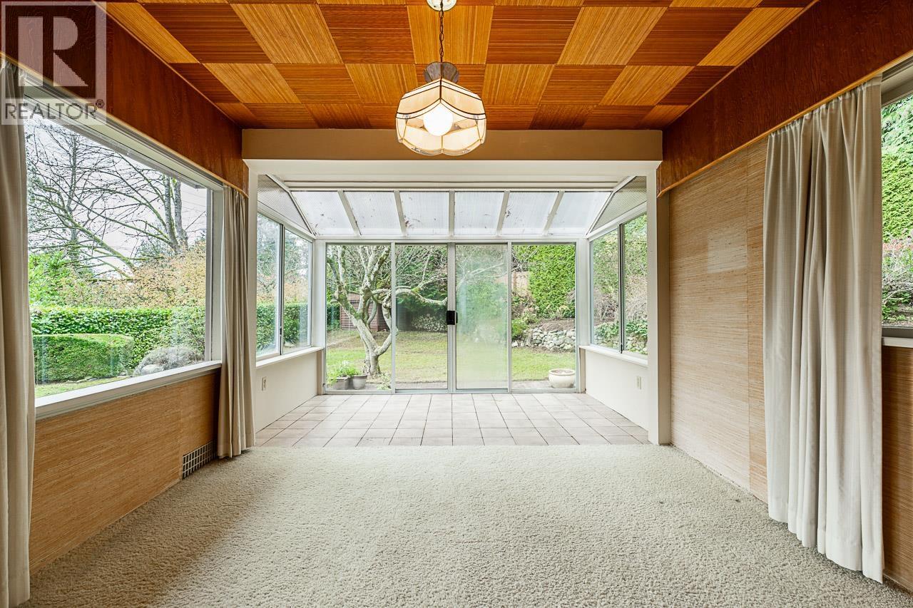 2847 MATHERS AVENUE, West Vancouver