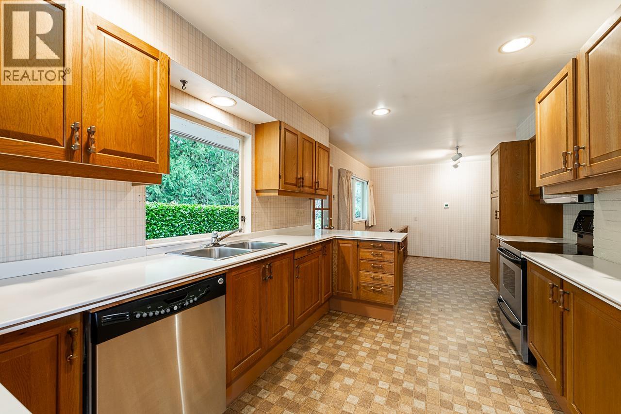 2847 MATHERS AVENUE, West Vancouver