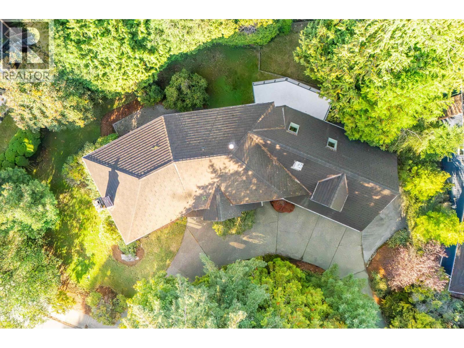 5219 HEADLAND DRIVE, West Vancouver