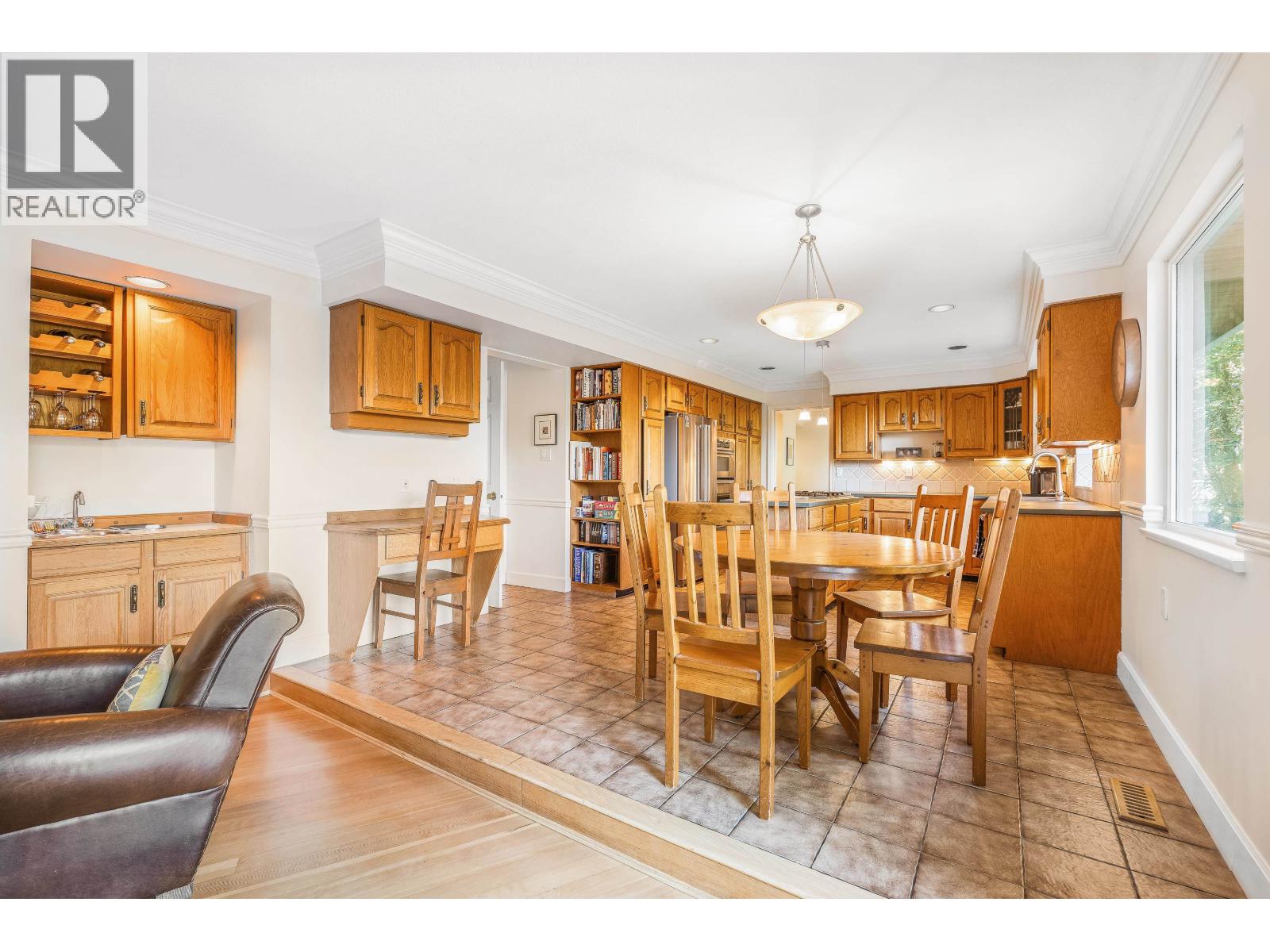 5219 HEADLAND DRIVE, West Vancouver