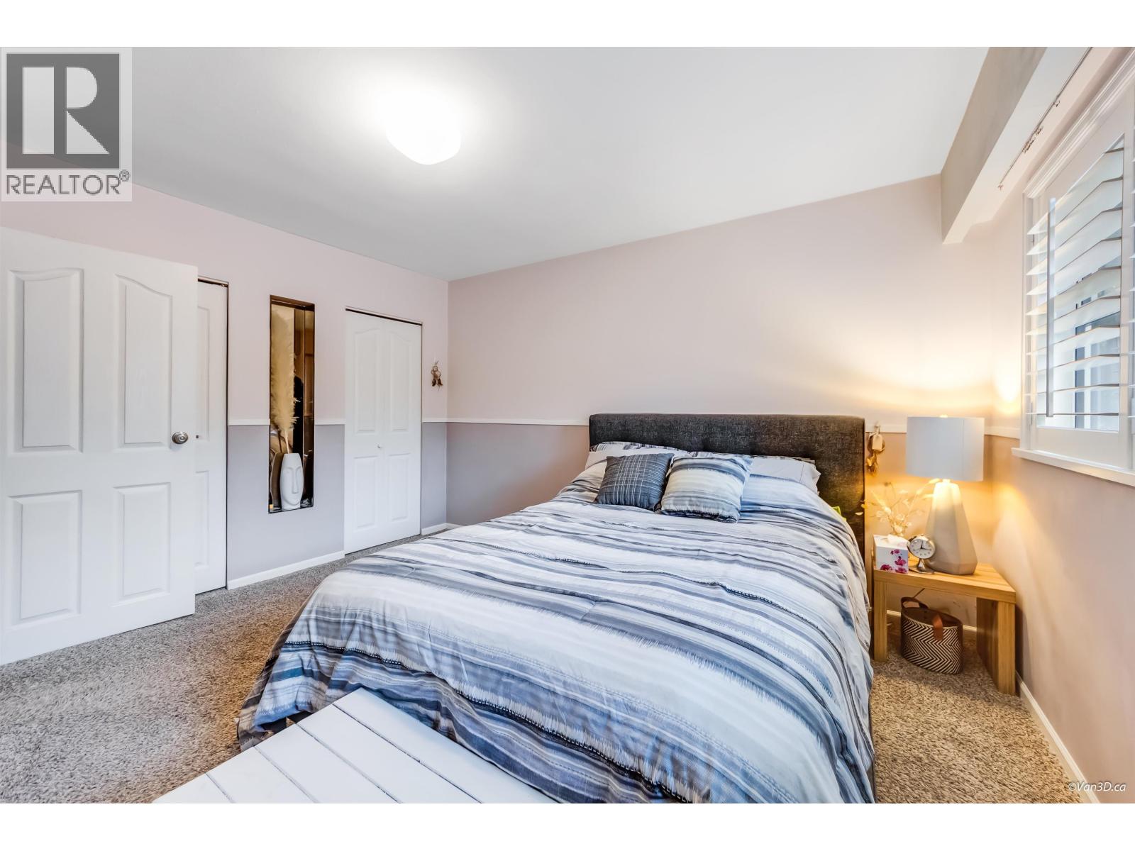 3020 THORNCLIFFE DRIVE, North Vancouver