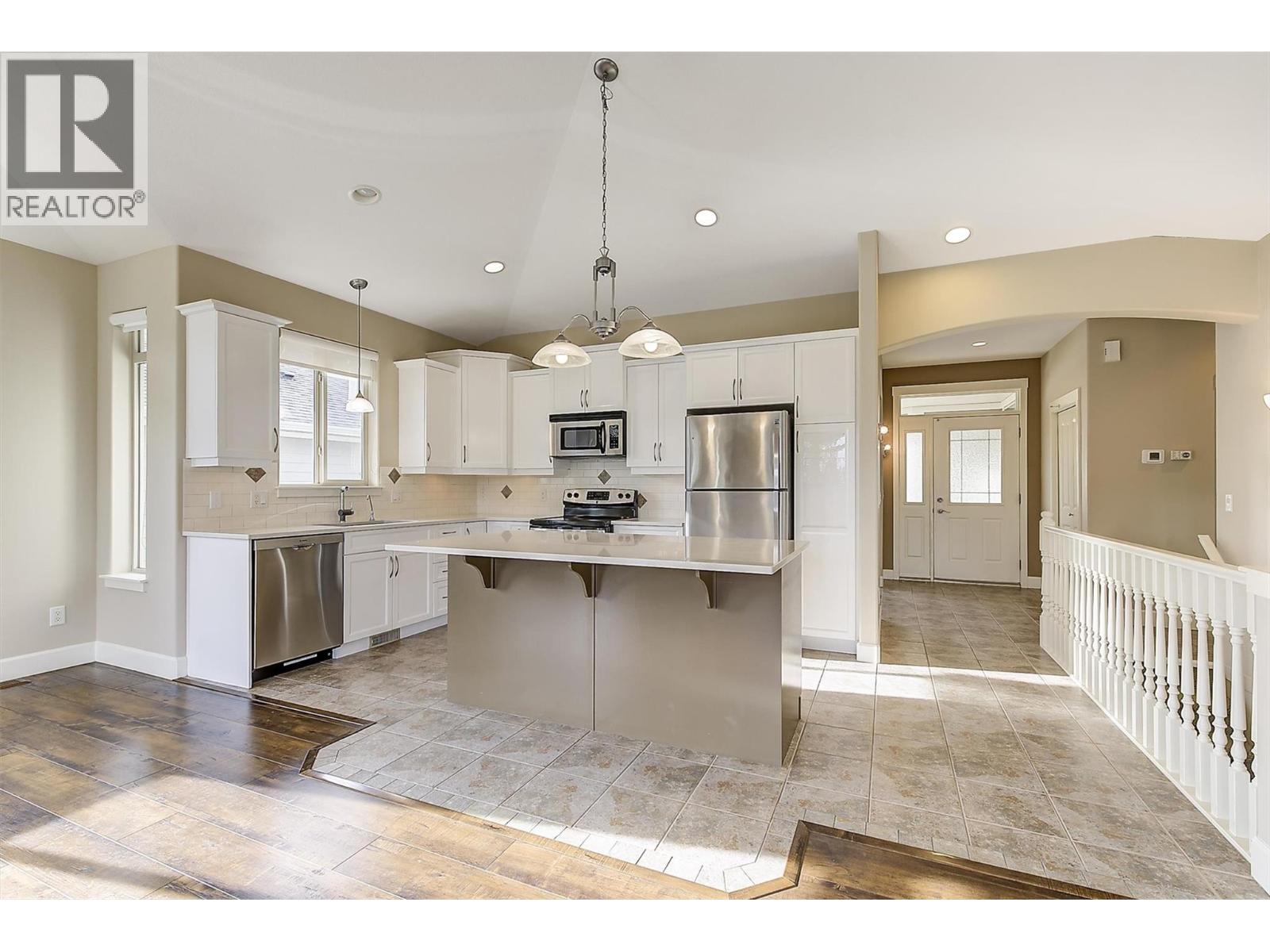 273 4035 Gellatly Road South, West Kelowna