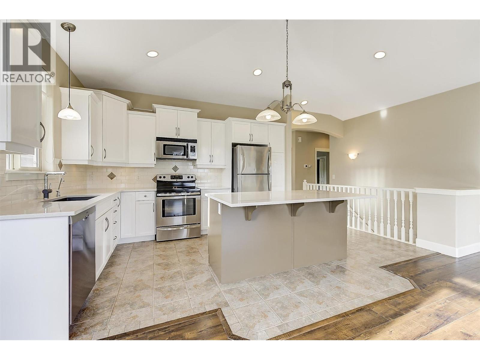 273 4035 Gellatly Road South, West Kelowna