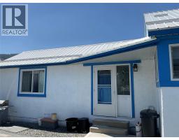 324 Hartland Avenue, Midway, BC V0H1M0 Photo 10