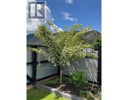324 Hartland Avenue, Midway, BC V0H1M0 Photo 16
