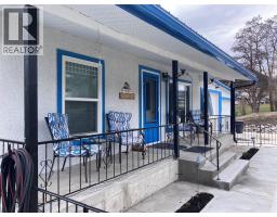 324 Hartland Avenue, Midway, BC V0H1M0 Photo 9