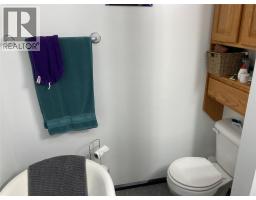 324 Hartland Avenue, Midway, BC V0H1M0 Photo 44