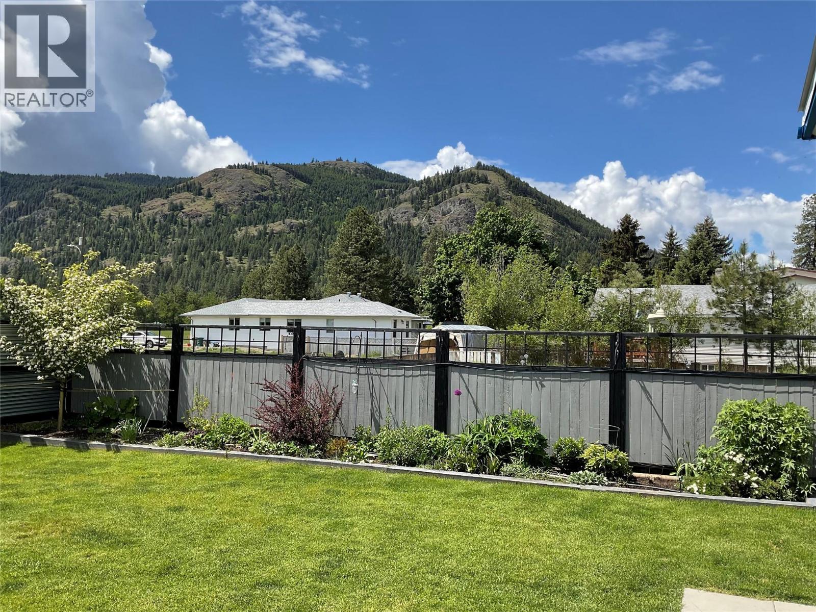 324 Hartland Avenue, Midway