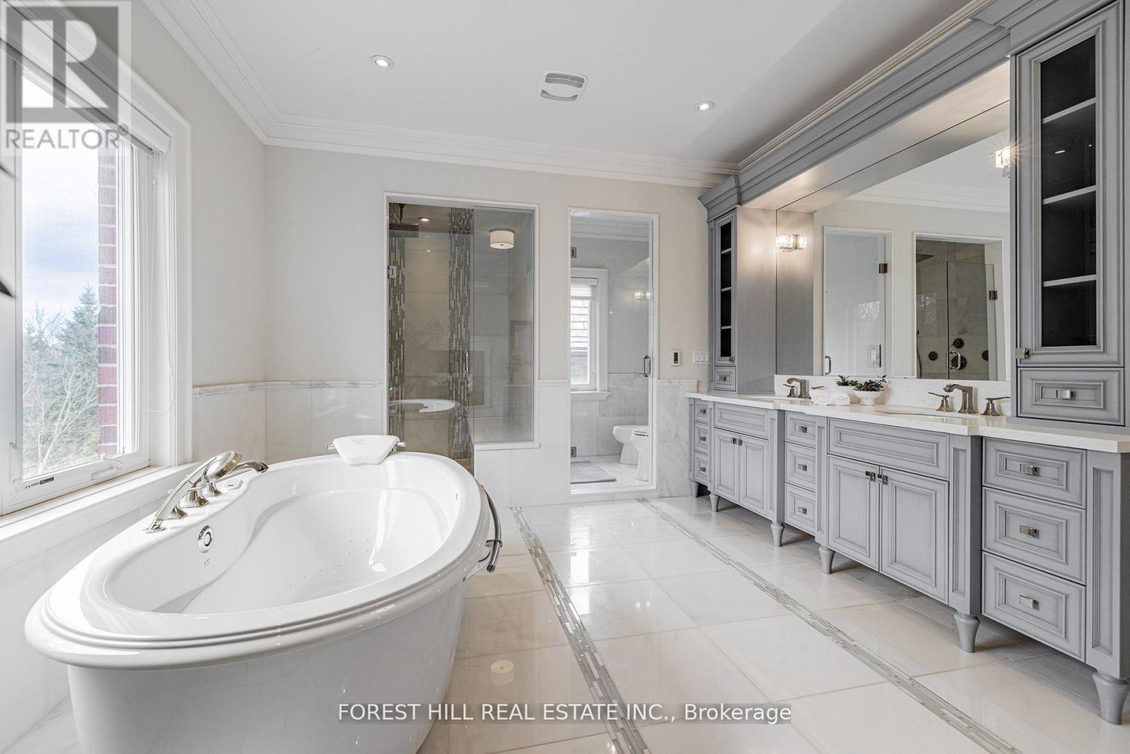 60 HAWKSBURY DRIVE - 33