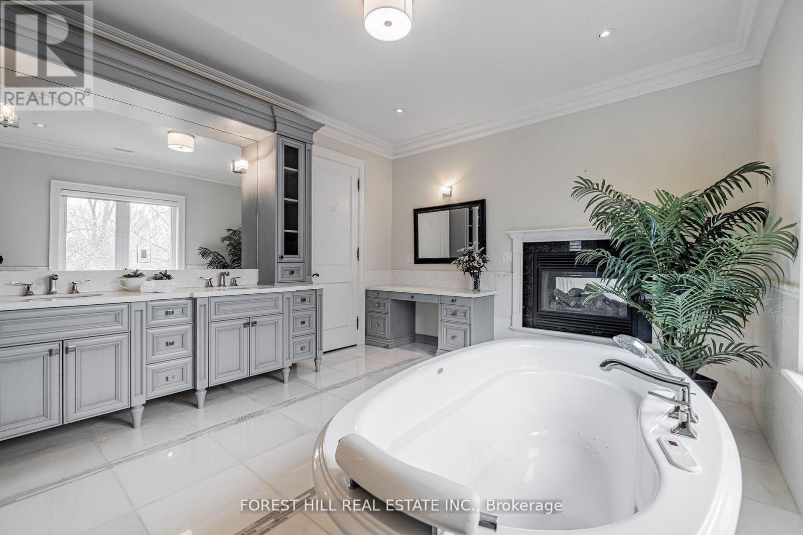 60 HAWKSBURY DRIVE - 34