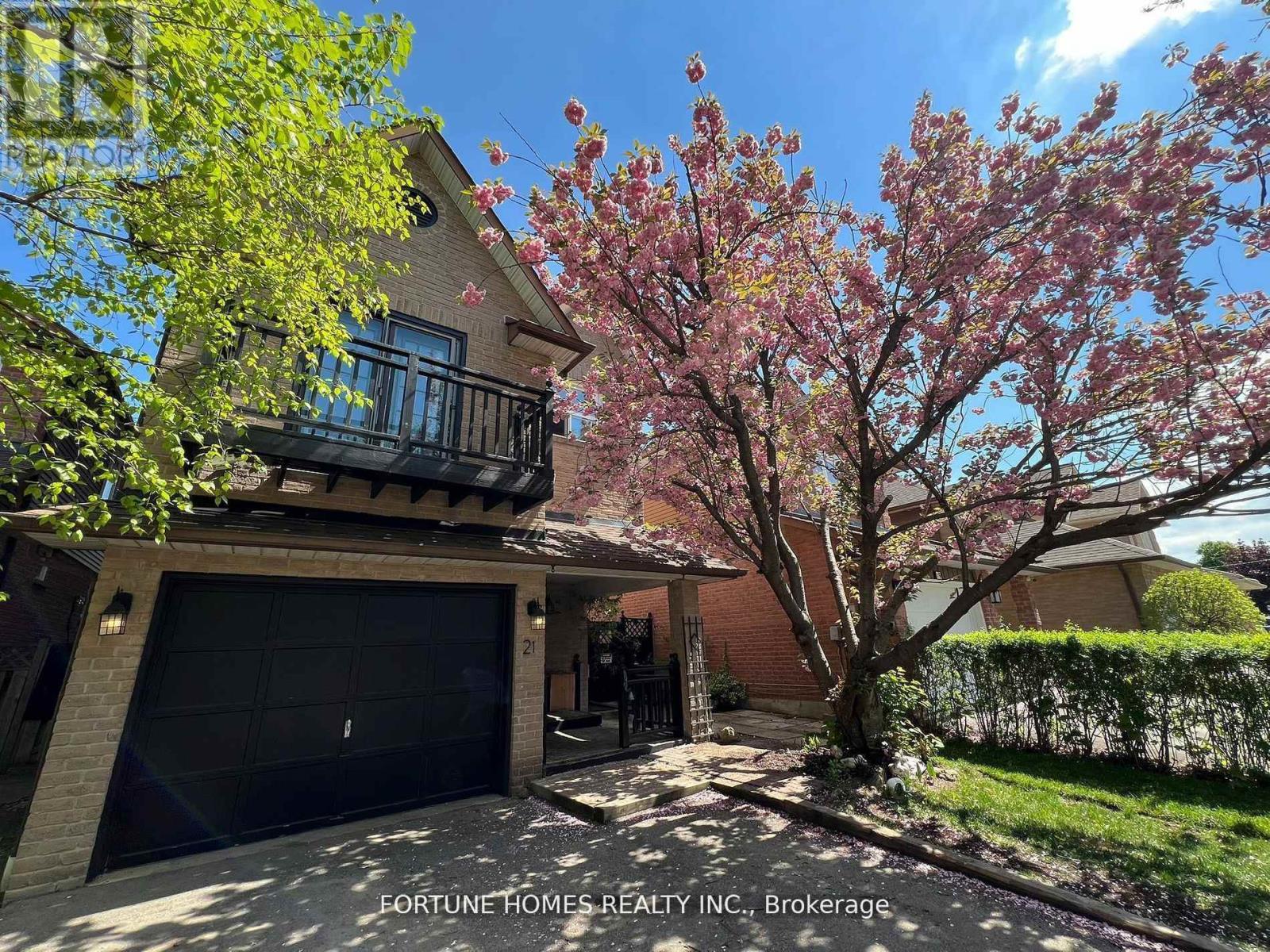 21 GARDEN AVENUE - Photo 3 of 33, Brampton (Brampton West), Ontario