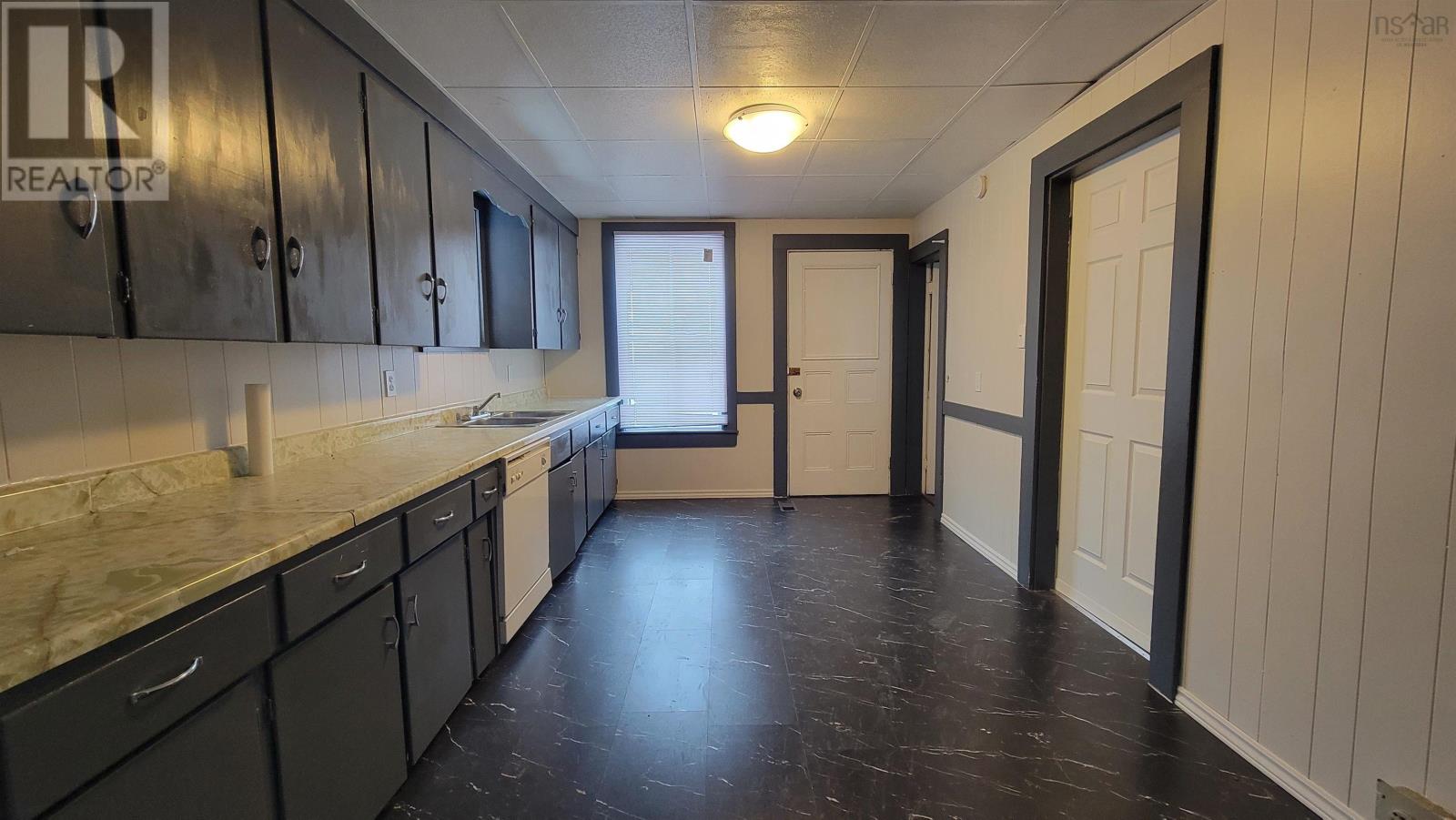 Property 8 of 30 of 30 Parade Street