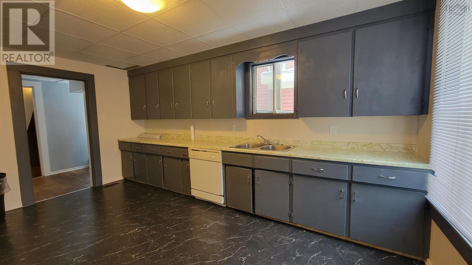 Property 9 of 30 of 30 Parade Street