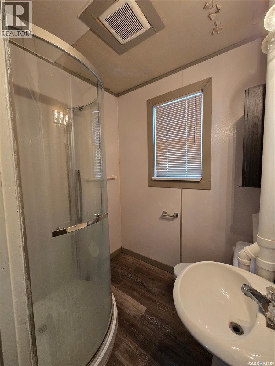 719 MAIN STREET - 17