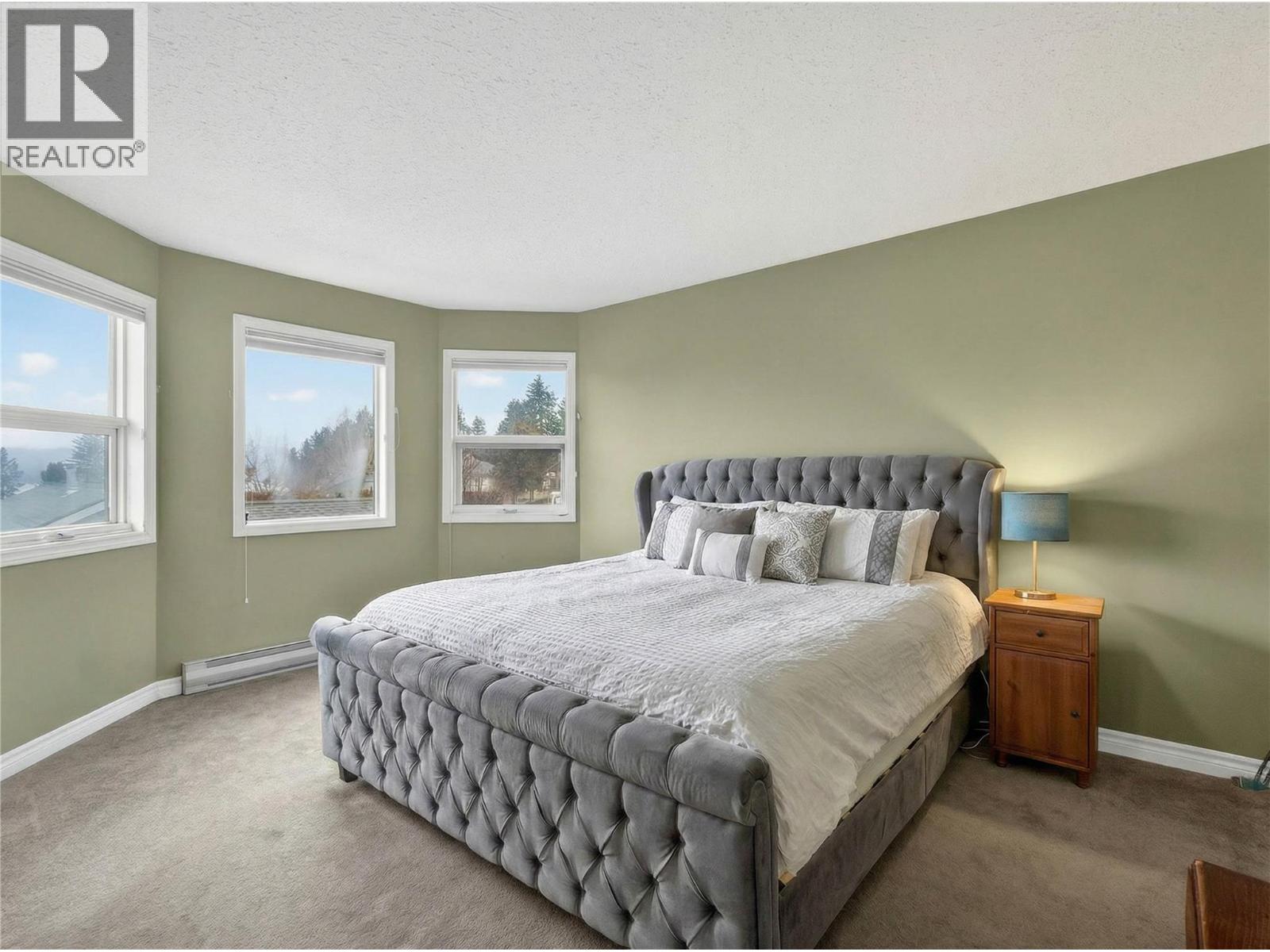  4851 13 Street Northeast, Salmon Arm