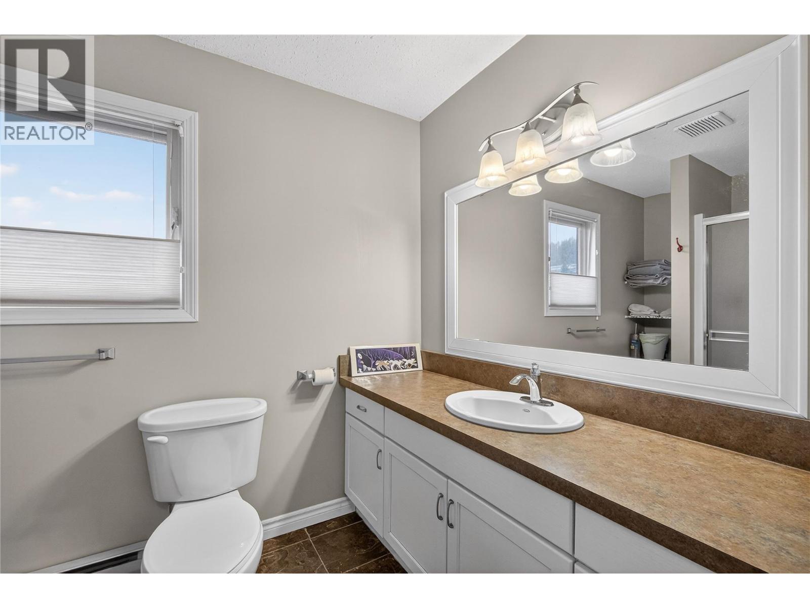  4851 13 Street Northeast, Salmon Arm