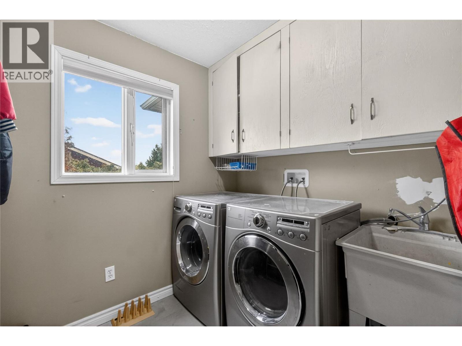  4851 13 Street Northeast, Salmon Arm