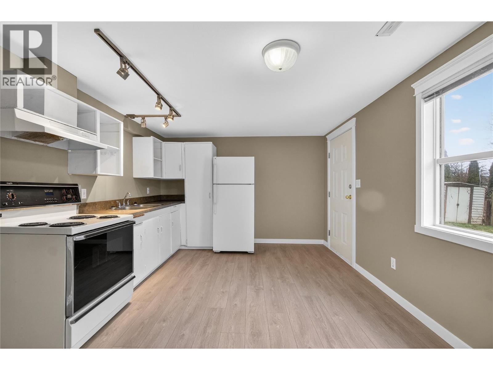  4851 13 Street Northeast, Salmon Arm