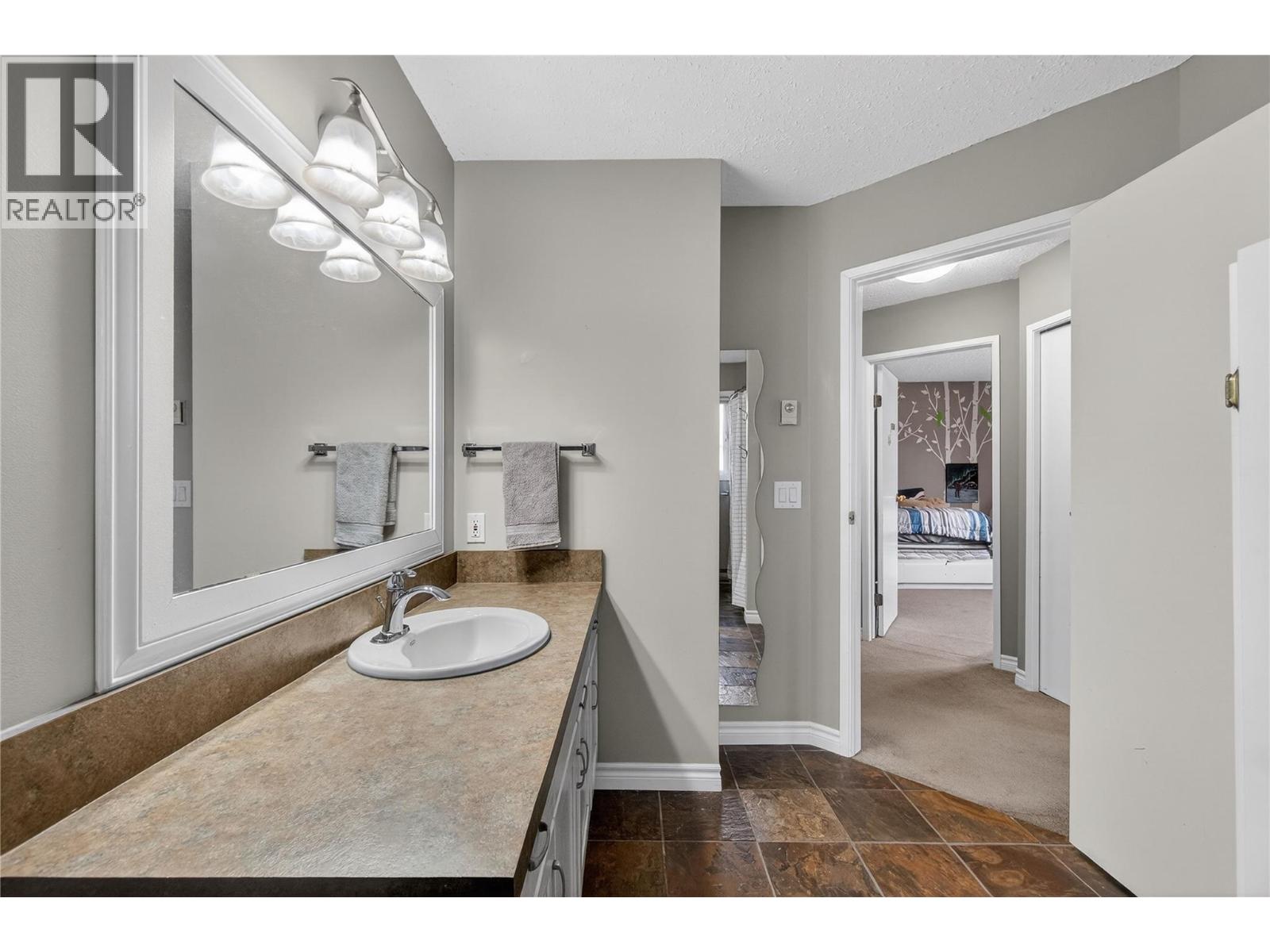  4851 13 Street Northeast, Salmon Arm