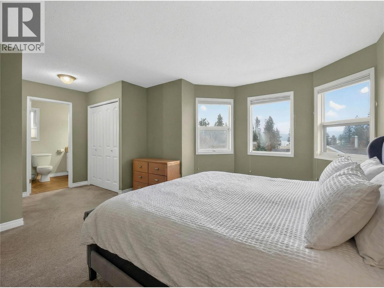  4851 13 Street Northeast, Salmon Arm