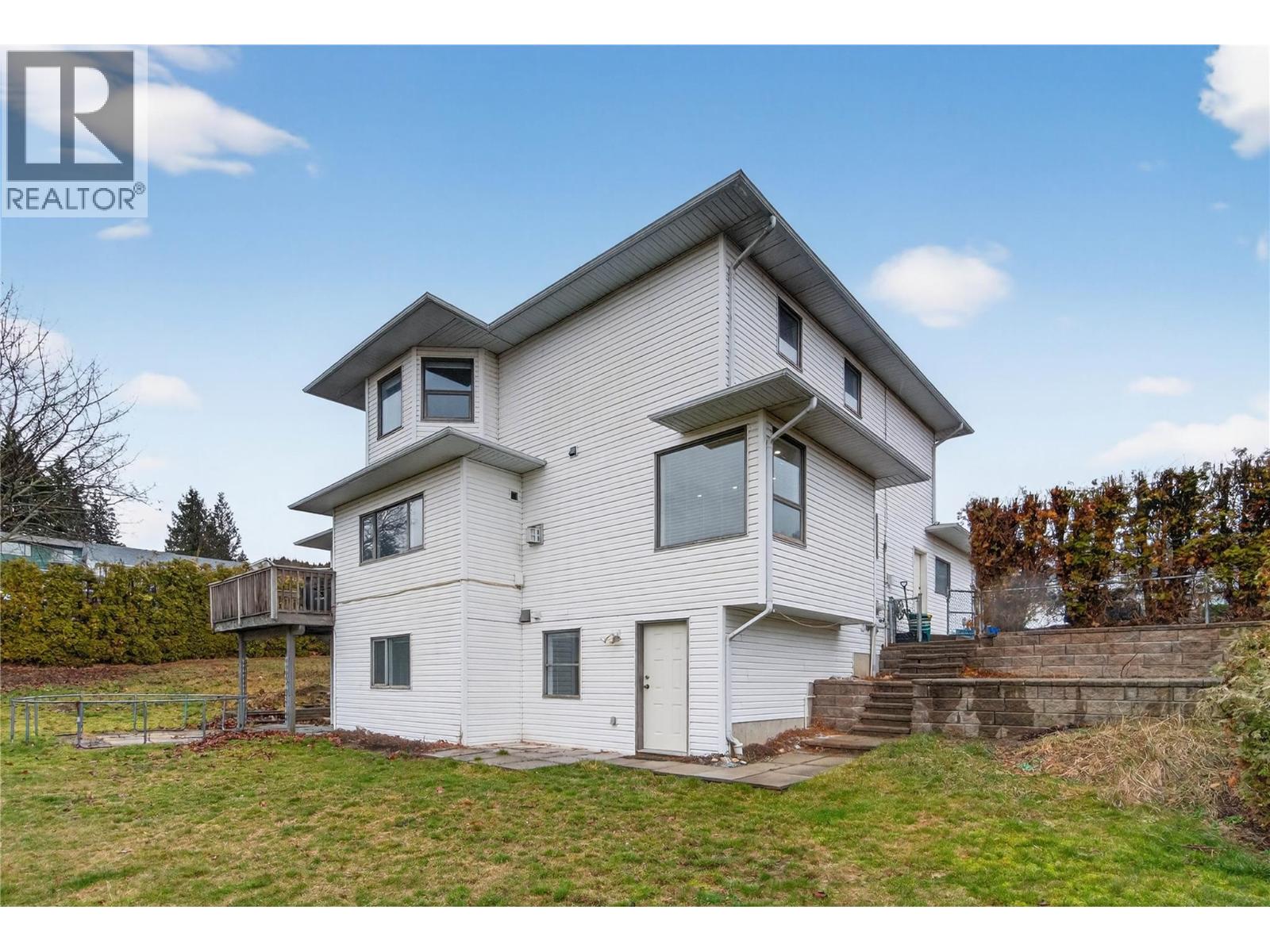  4851 13 Street Northeast, Salmon Arm