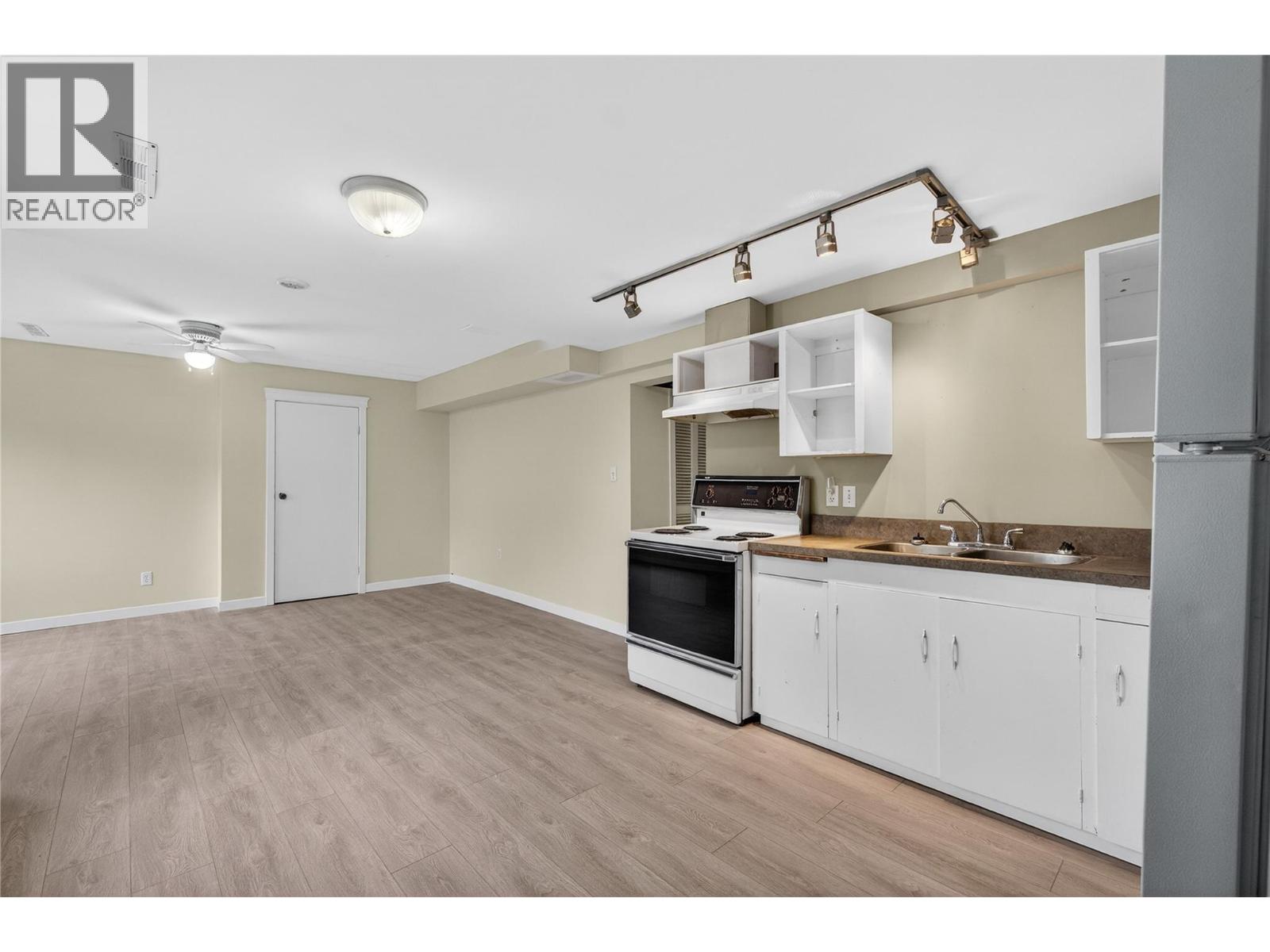  4851 13 Street Northeast, Salmon Arm