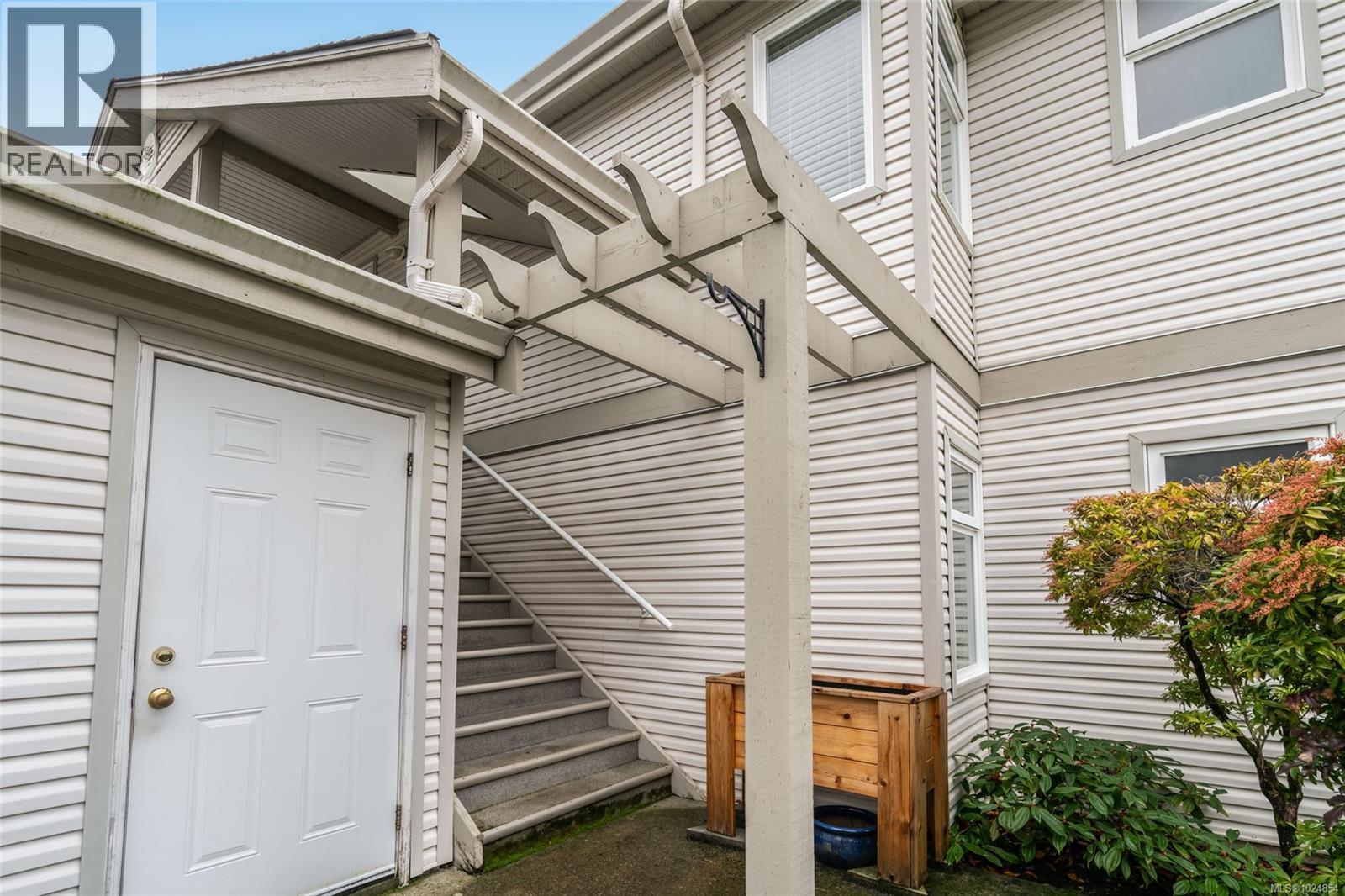 6 571 Bradley St, Nanaimo