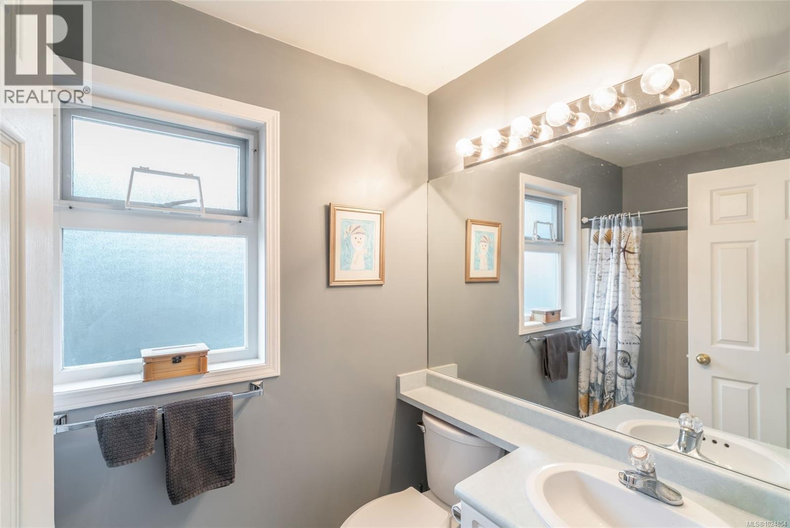 6 571 Bradley St, Nanaimo