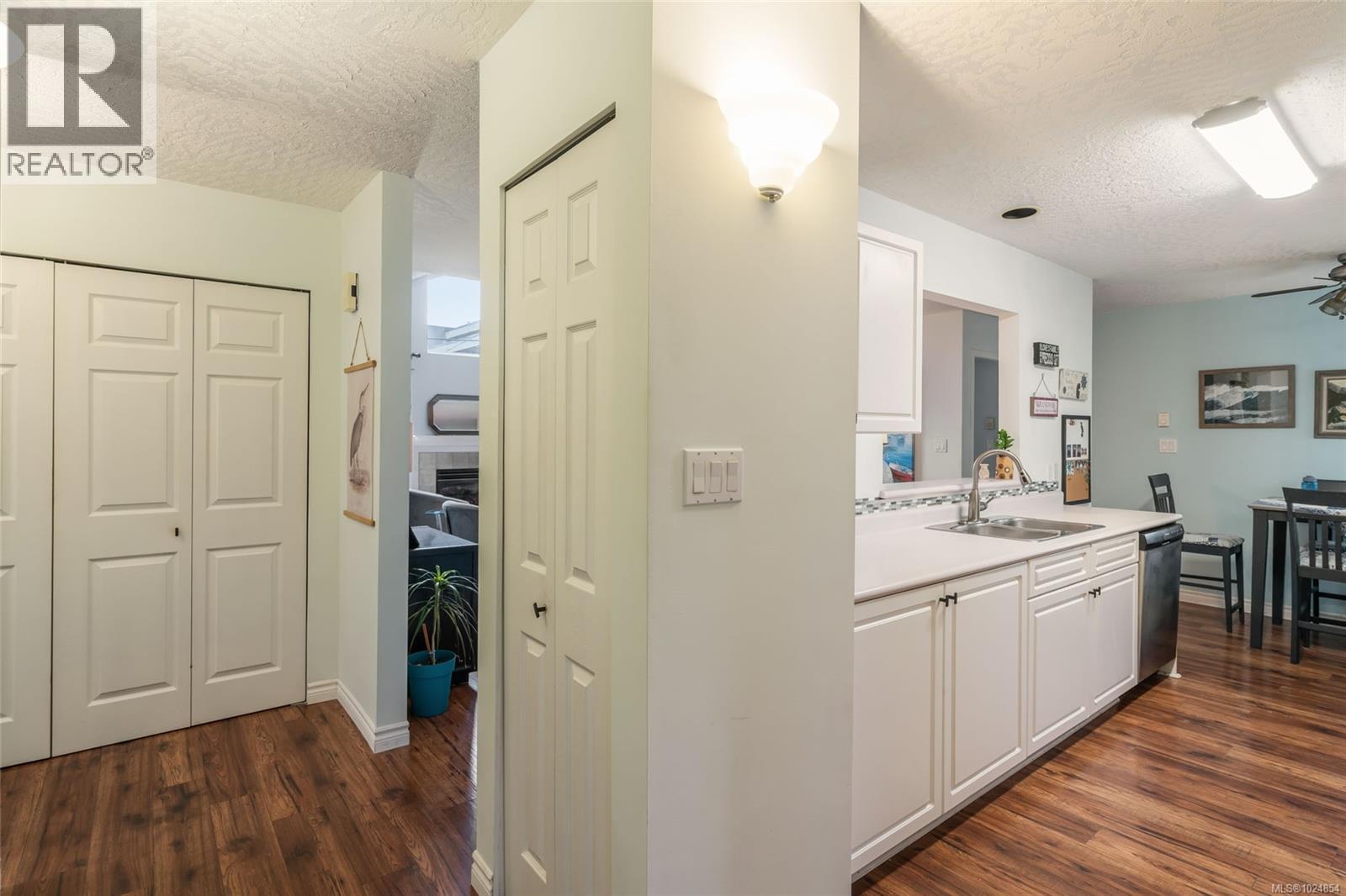 6 571 Bradley St, Nanaimo