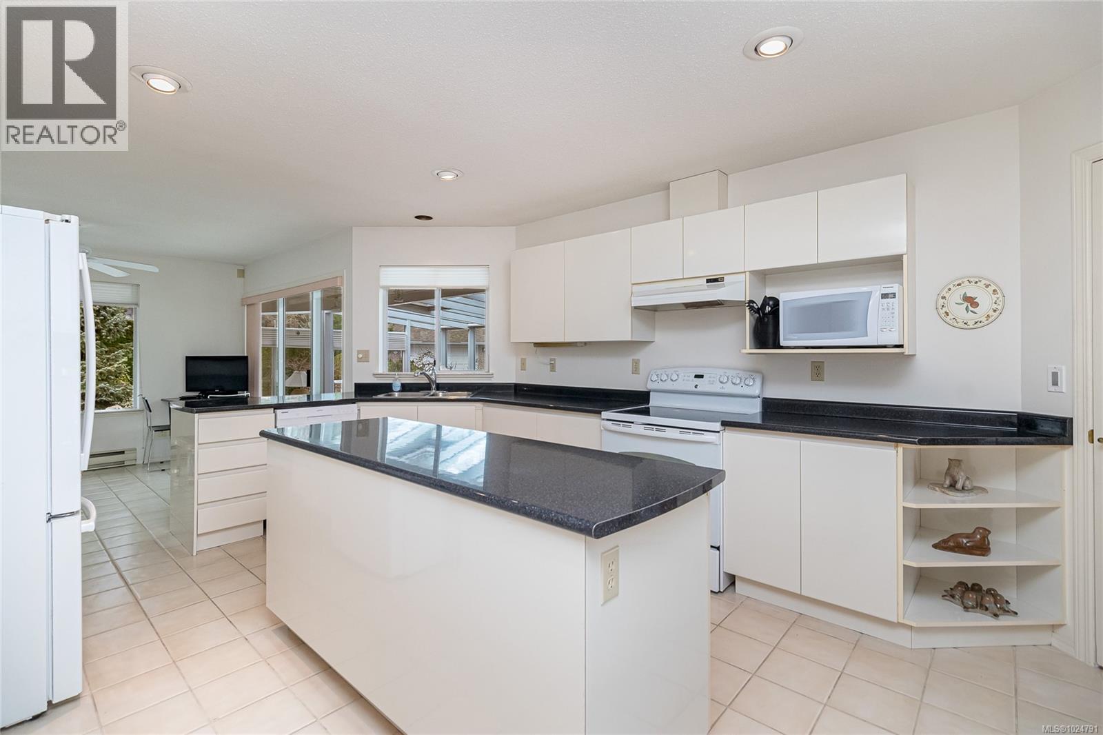 3716 Marine Vista, Cobble Hill