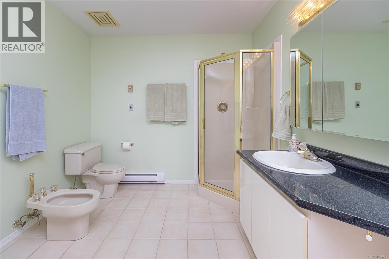 3716 Marine Vista, Cobble Hill