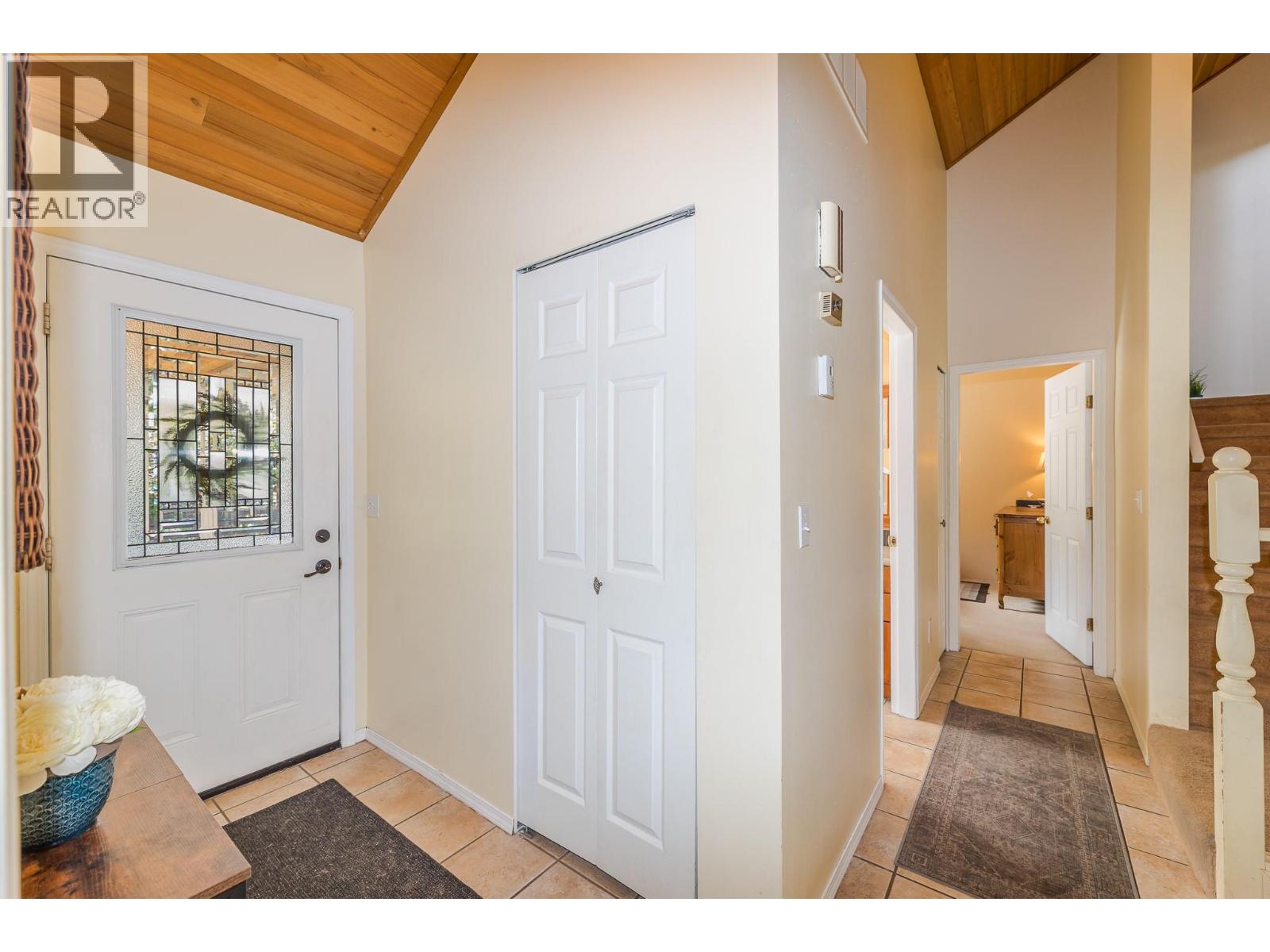 186 DEWDNEY Crescent, Penticton