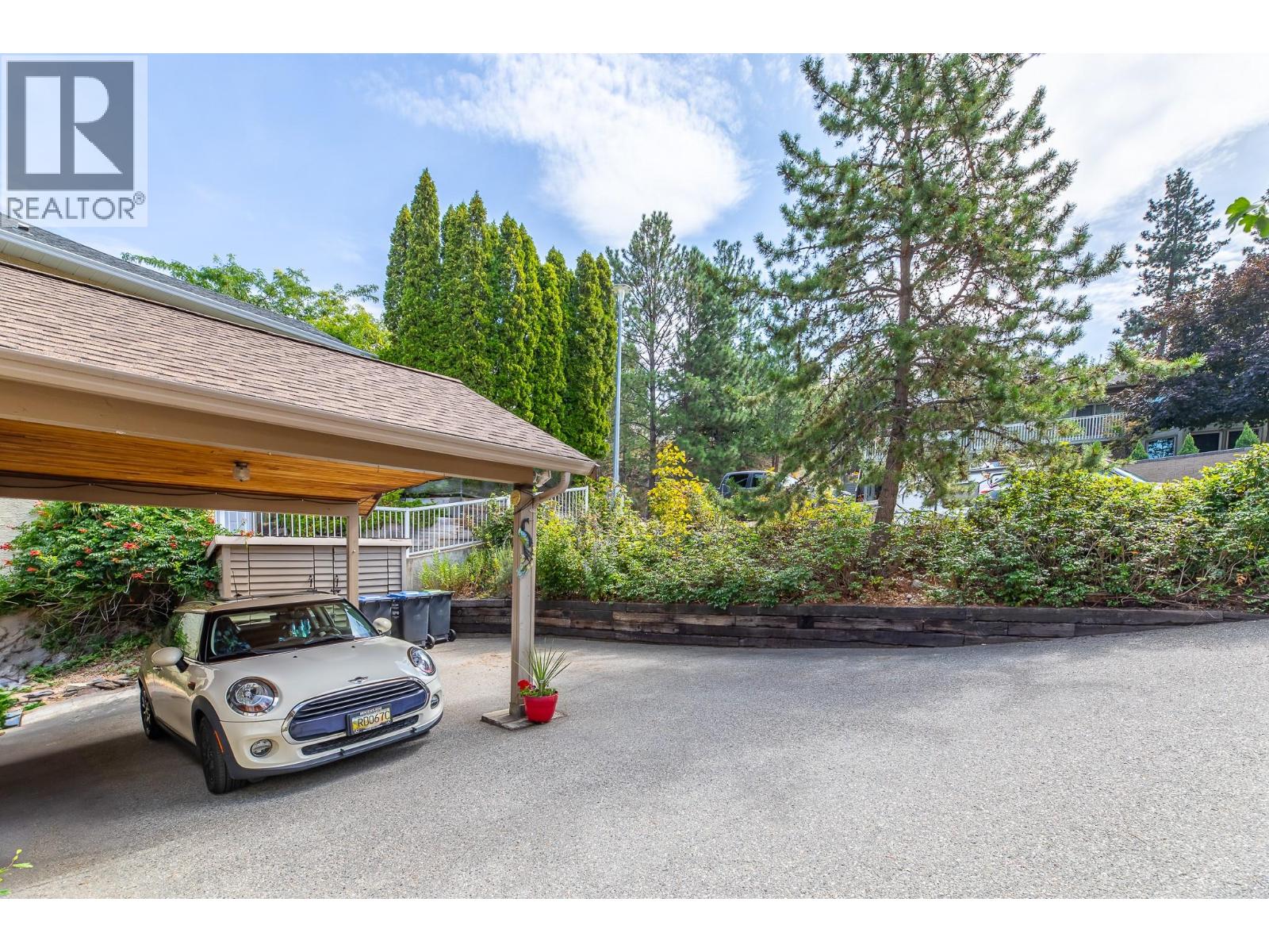 186 DEWDNEY Crescent, Penticton